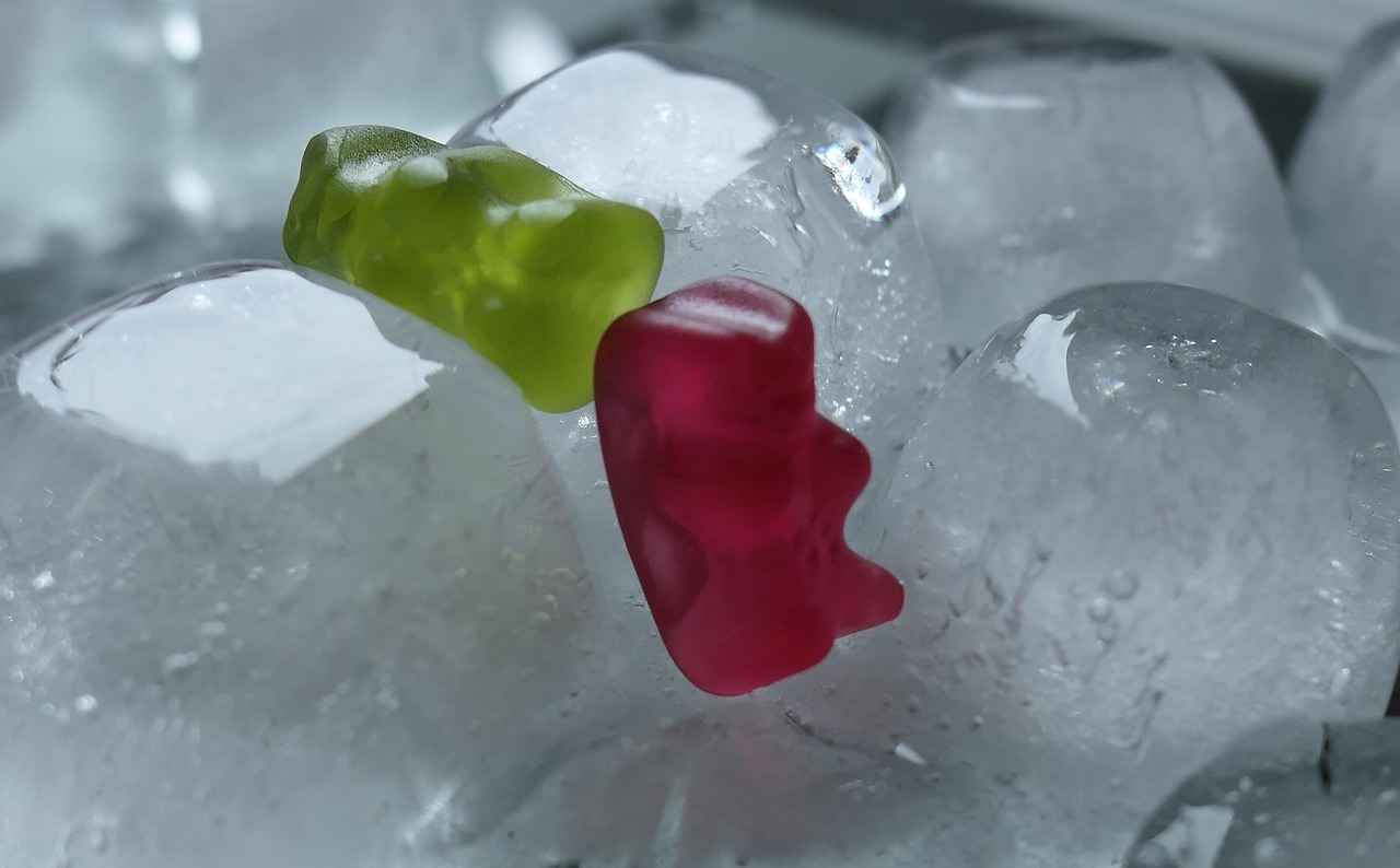 Does Hot Water or Cold Water Freeze Faster? 1 The Mpemba Effect Explained