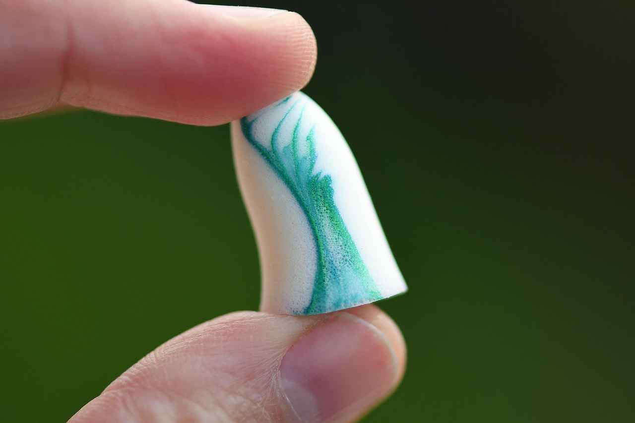 How to Remove Ear Wax Blockage Fast with Water: Safe Methods 2 Common Symptoms of Ear Wax Blockage